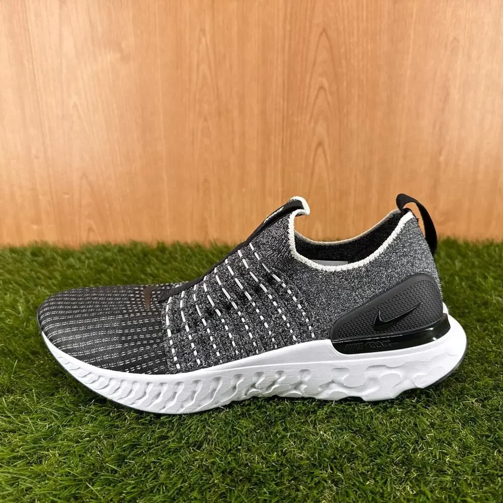 Nike React Phantom Run Flyknit 2 Oreo CJ0280-002 Women's Sz 12 / Men's Sz 10.5
